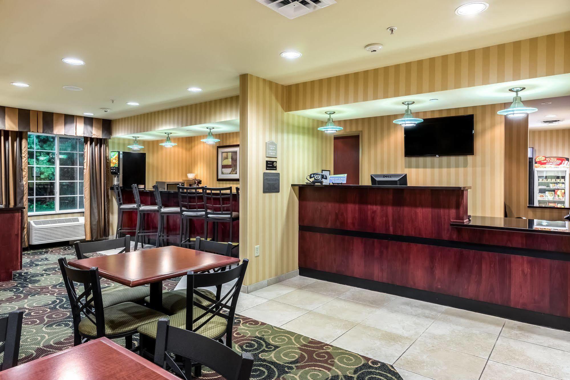 Cobblestone Inn & Suites - Vinton, Ia ภายนอก รูปภาพ