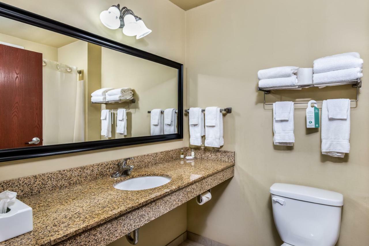 Cobblestone Inn & Suites - Vinton, Ia ภายนอก รูปภาพ
